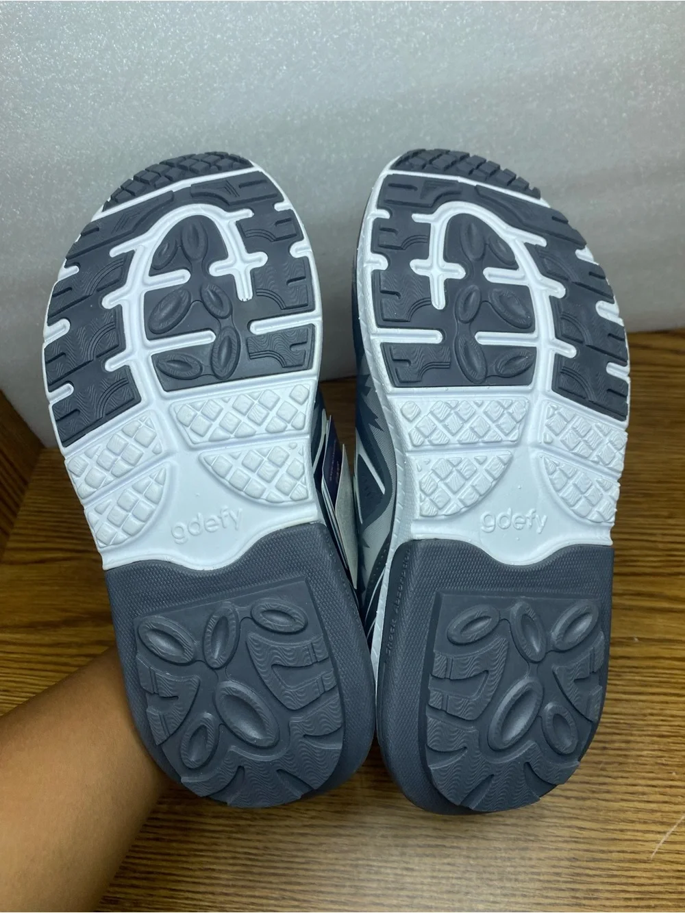 Gdefy Gravity Defyer Mighty Walk Gray  White Orthotic Walking Shoes Men’s Size 8